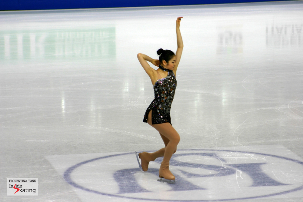 Yuna Kim as a Bond girl, at the 2010 Worlds in Torino