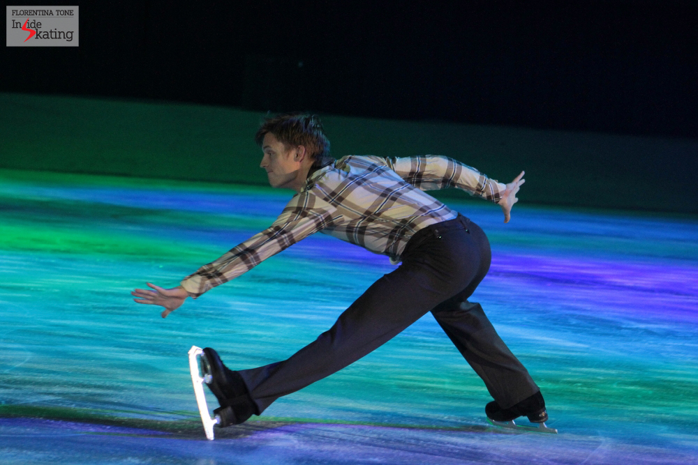 The Romanian audience is definitely a lucky one: Tomas skated in Bucharest his wonderful short program from the Olympic season, "Dueling Banjos"