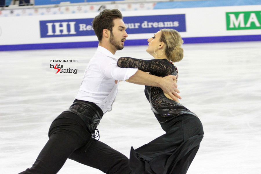 Guillaume Cizeron on performing their SD in Barcelona: "We skated in Madrid at the beginning of the season, so it is a bit like coming back to where it started. We are skating for a public that knows the Paso, so they make good judges". 