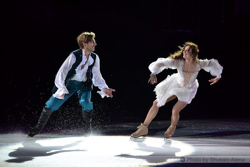 Margarita Drobiazko and Povilas Vanagas, the princess and the prince in the ice show "The Secret of the Treasure Island" (Minsk, December 27th)