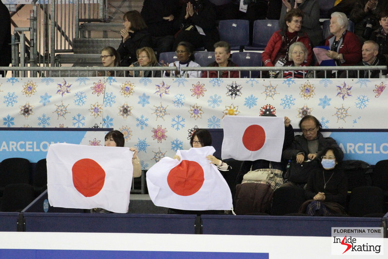 Japanese fans in Barcelona, at the end of Miyu Nakashio's free skate