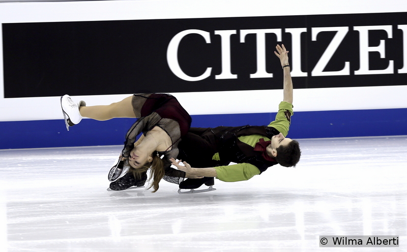 From where we stand, Alexandra Nazarova and Maxim Nikitin have been one of the revelations of last season: trained by Alexander Zhulin, the young Ukrainians took the bronze medal at 2015 Junior Worlds – and their creativity might prove one of their biggest aces in their senior career; here, practicing their free dance, to “Escalier”, “Tango Tchack” by Hugues Le Bars and “Air” by Johann Sebastian Bach