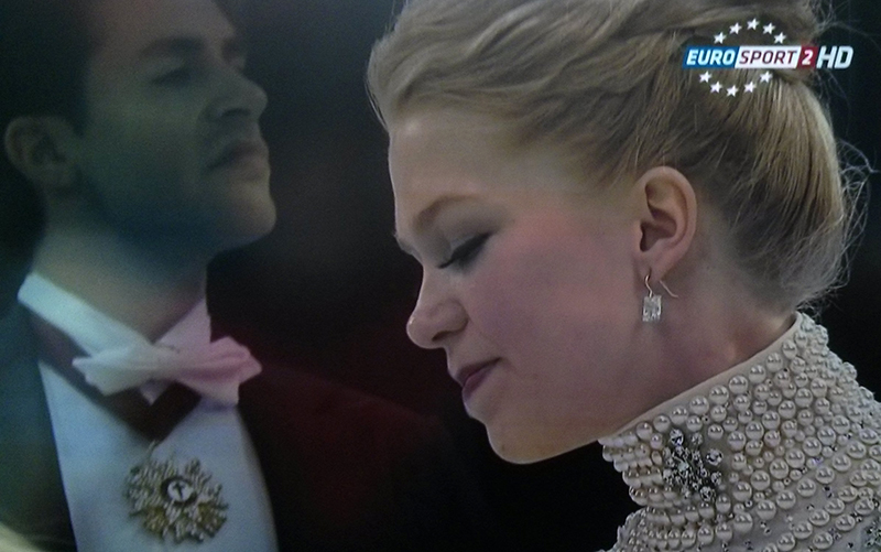 Kaitlyn Weaver and Andrew Poje - aka The Princess and The Prince - getting ready to skate their Strauss short dance at this year's edition of Skate Canada (Photo: Eurosport Screenshot)