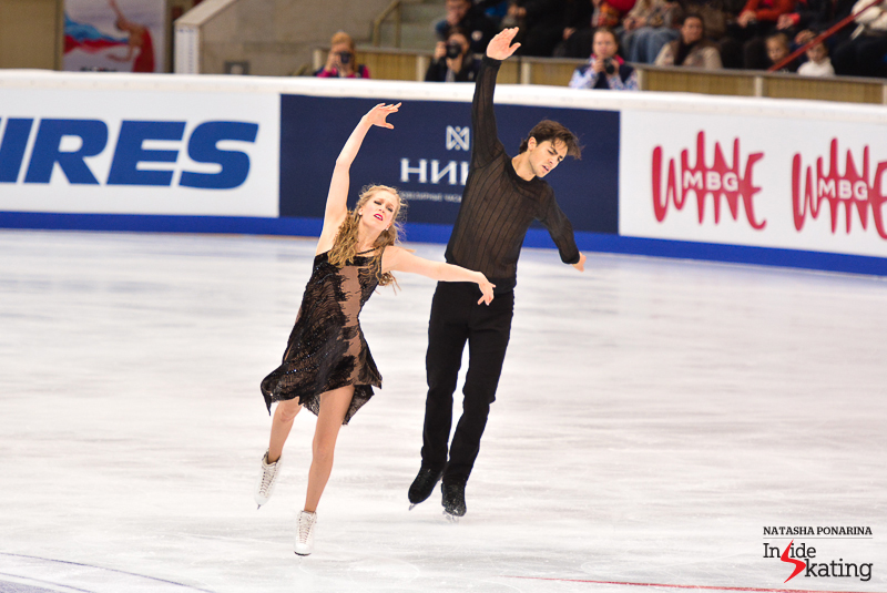 Kaitlyn and Andrew performing their free dance in Moscow, at 2015 Rostelecom Cup