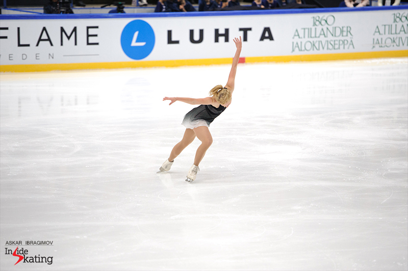 This season in her free skate, Serafima performs to a combination of „The Man with the Harmonica” by Apollo 440 and music from the soundtrack of the movie „Amelie Poulain”