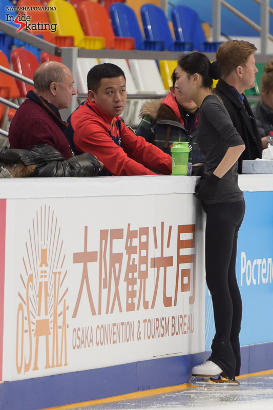 China’s Zijun Li, taking advice from her team; among advisers one can easily recognize Alexei Mishin